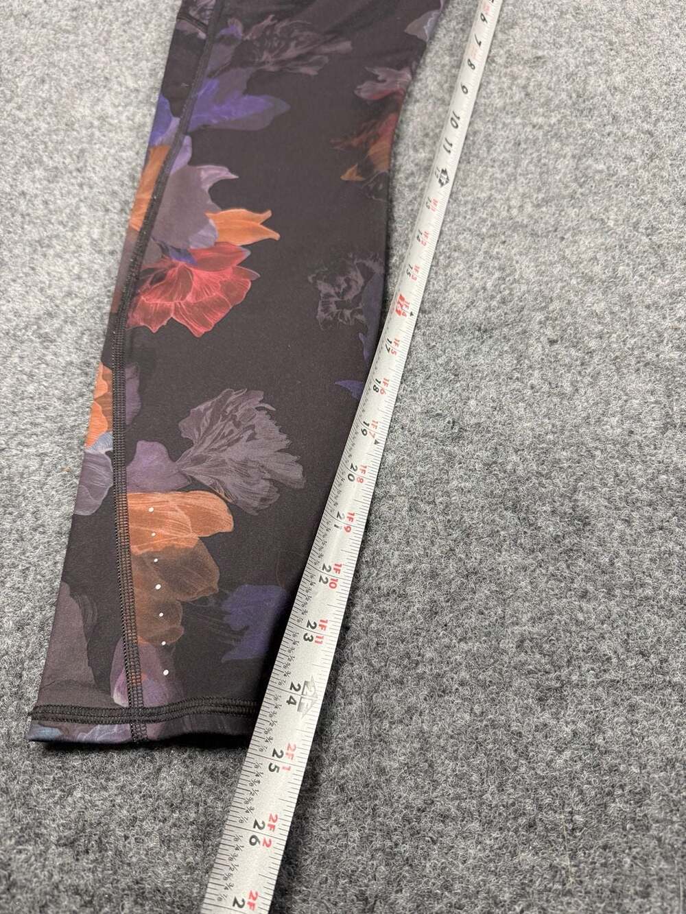 Athleta Rainier Printed Tight Leggings Floral Pattern with Zipper Pockets - Picture 8 of 10